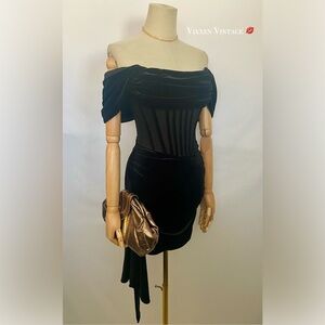 OFF THE SHOULDER VELVET DRAPED CORSET MINIDRESS IN BLACK